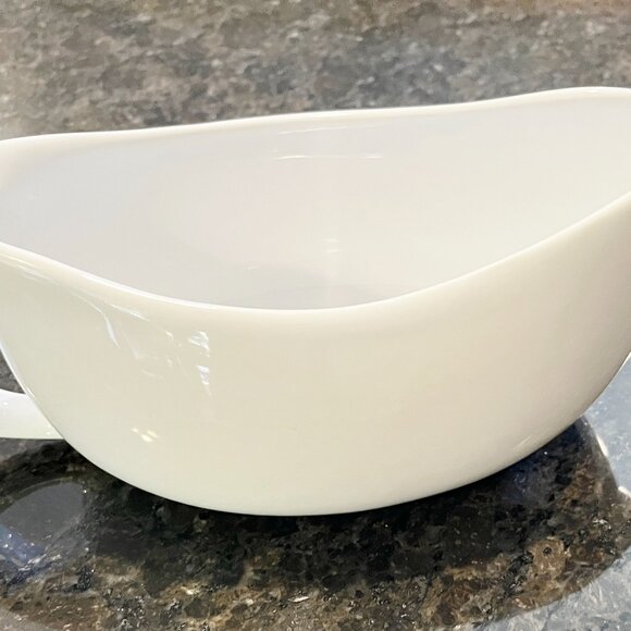 Target home collection white ceramic gravy boat - Picture 5 of 12